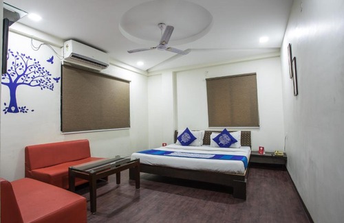 Indore Hotel | OYO 3589 Hotel Dawar Regency