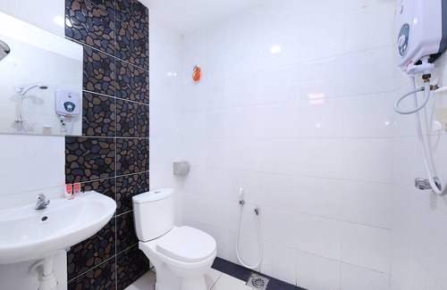 Bandar Baru Salak Tinggi Hotel | OYO 414 Adiff Palace Hotel