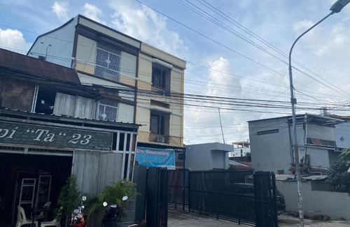 Makassar Hotel | OYO 90548 Kika Homestay