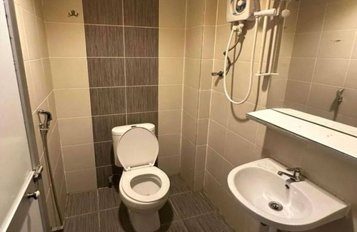 Kuah Hotel | OYO 91119 Hotel D Lima Inn