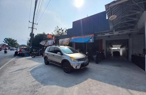 Karawang Timur Hotel | OYO 93962 Jm Guest House