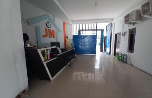 Karawang Timur Hotel | OYO 93962 Jm Guest House