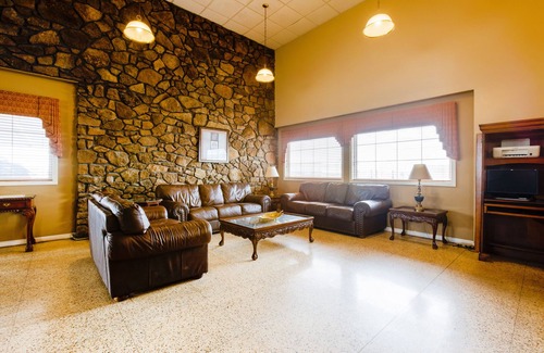 Lebanon Hotel | OYO Hotel Lebanon MO I-44