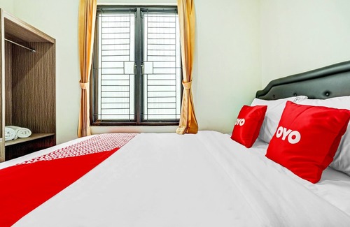 Karawang Hotel | OYO Life 90211 I-sidji Inn