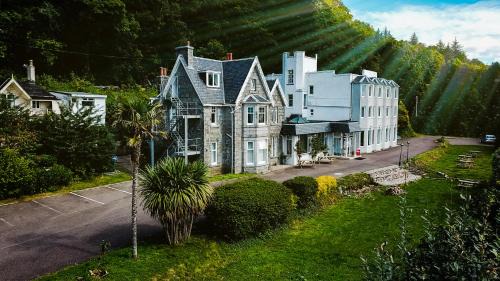 Onich Hotel | OYO The Lodge On The Loch Onich
