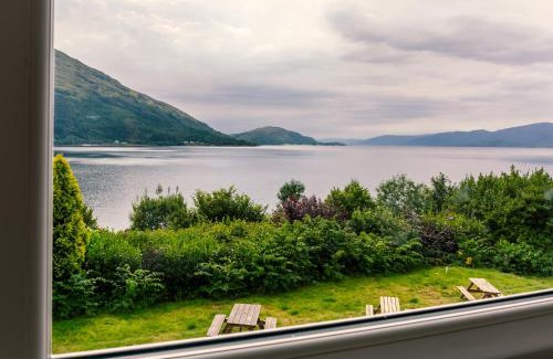 Onich Hotel | OYO The Lodge On The Loch Onich
