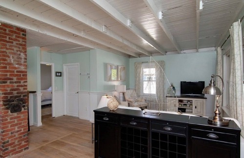 Osterville House | Oyster Villa - Baby Friendly with Beach Pass