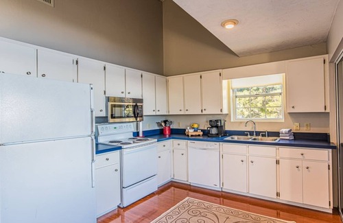 Crystal River House | Ozello Coastal Lodge | Water Front | Dogs OK | Sleeps 6
