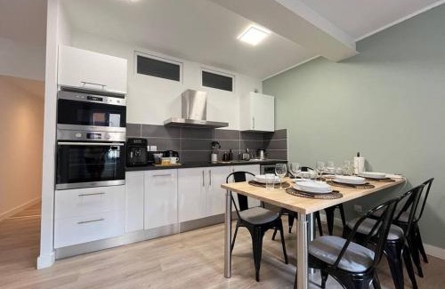 Toulouse City-Centre Apartment | Pénitents Gris - 100m du Capitole - Beau T3 - parking