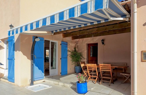 Pezenas Villa | Pézenas Villa. 25-35% OFF Sept. AirCon in Bedrooms, Private Pool, Walk to Town