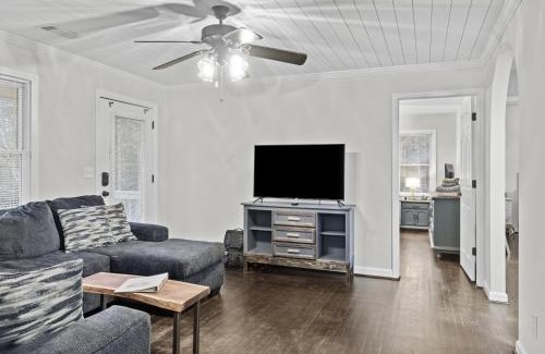 Gumlog House | P Js Inlet - Pet Friendly Oasis