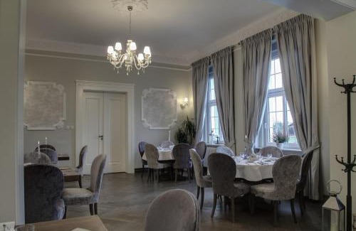 gmina Jerzmanowa Bed & Breakfast | Pałac w Bądzowie