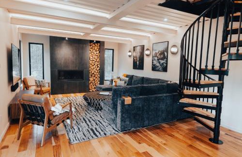 Monroe House | Pacific Bin - Hot Tub, Secluded Forest Getaway