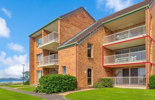 Tugun Apartment | Pacific Gables 8 - Absolute Beachfront Tugun - Min. 3 Night Stays!