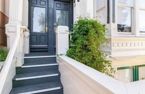Pacific Heights House | Pacific Heights Grand Elegant Studio