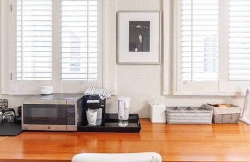 Pacific Heights House | Pacific Heights Victorian Garden Bed and Bath Suite