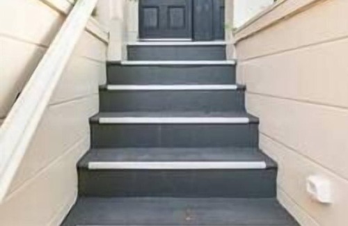 Pacific Heights House | Pacific Heights Victorian Garden Bed and Bath Suite