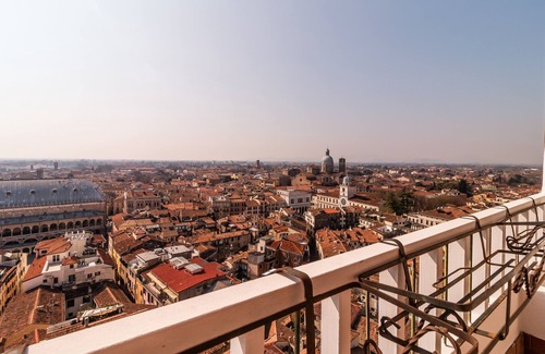 Historic Centre Apartment | Padova Tower City View Scirocco Terrace