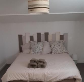 Ares Apartment | Paisible maison à 2 pas du Bassin