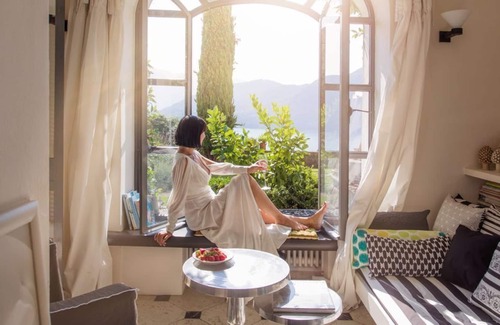 Azzano Villa | Palatial Palazzo with private lake view garden