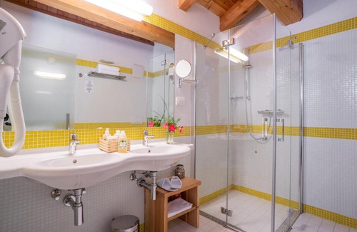 Caderzone Terme Hotel | Palazzo Lodron Bertelli. Dimora Storica & Spa