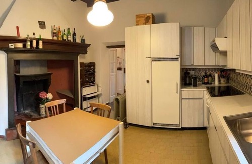 Castel San Pietro House | Palazzo Petraglio - spacious holiday home