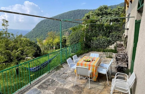 Castel San Pietro House | Palazzo Petraglio - spacious holiday home