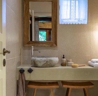 Neromilos Apartment | Paliokaliva Apartments and Villas