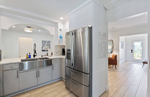 Survey Creek House | Palm Breeze Oasis - Heated Pool, Steps to The Lake, Very Close to The Park!