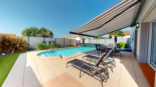 Saint-Gilles-Croix-de-Vie House | Palm Cornue avec piscine privative