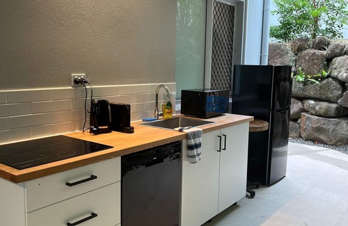 Palm Cove Hotel | Palm Cove Studio Apartments