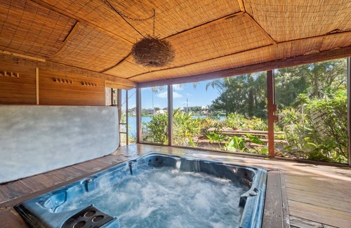 Northwest Orlando House | Palm Room at Bliss House