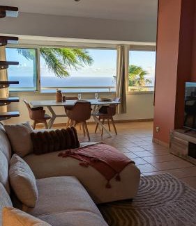Les Avirons Apartment | Palm View