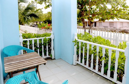 Cockburn Town House | Palmeira - Sea Turtle Suite - Quiet Retreat- Bicycles Included