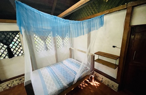 Puerto Barrios Cabin | Palmeras del Río Hotel