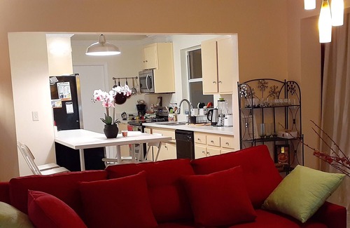 Lake Worth Corridor House | Palmetto Room with king bed in large house to share