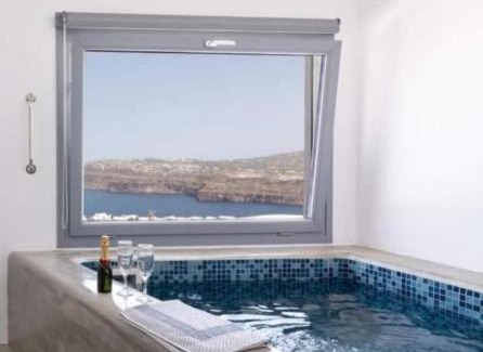 Akrotiri Bed & Breakfast | Pancratium Villas & Suites