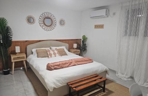 Kiryat Yam House | Panda house by the sea
