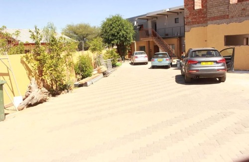 Windhoek House | Pandeinge - Double Room with Private Bathroom