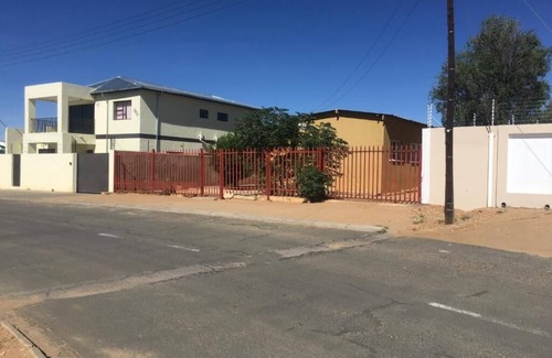 Windhoek House | Pandeinge - Double Room with Private Bathroom