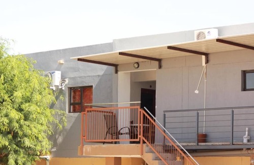 Windhoek House | Pandeinge - Double Room with Private Bathroom