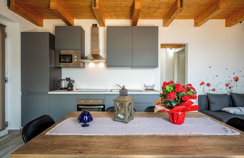 Montemezzo Apartment | Panorama Holiday Apartment Nero