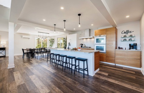 Naples House | Panorama Lakeview Place: Relax, Play & Reconnect — A Retreat for Every Season