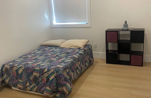 Surrey Newton House | Panorama ridge suite
