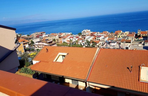 Santa Teresa di Riva Apartment | PANORAMIC HOUSE -Santa Teresa di Riva- BANDIERA BLU