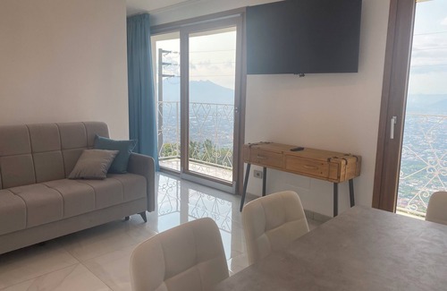 Corbara Apartment | Panoramic house 10 minutes from the Amalfi coast