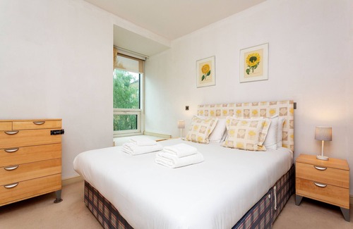 Tachbrook Apartment | Panoramic in Pimlico, by Veeve