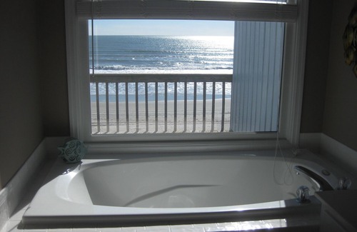 Emerald Isle House | Panoramic Oceanfront home on Emerald Island. Close to everything!
