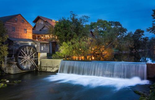 Sevierville House | Panoramic Peak by American Patriot Getaways