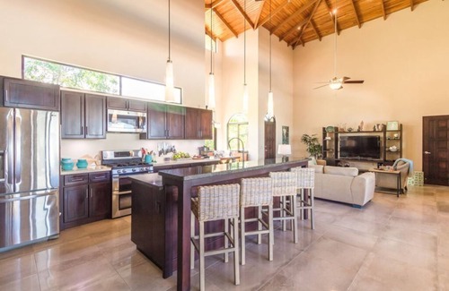 Chontales House | Panoramic Sunsets and Cano Island Views